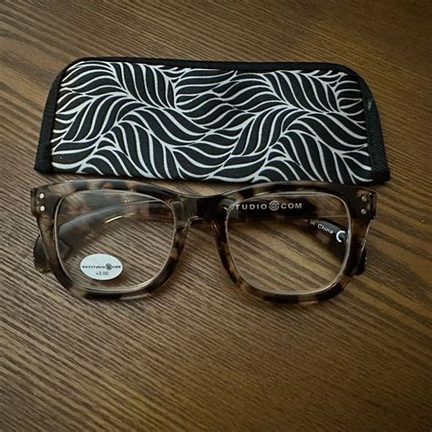 max studio reading glasses